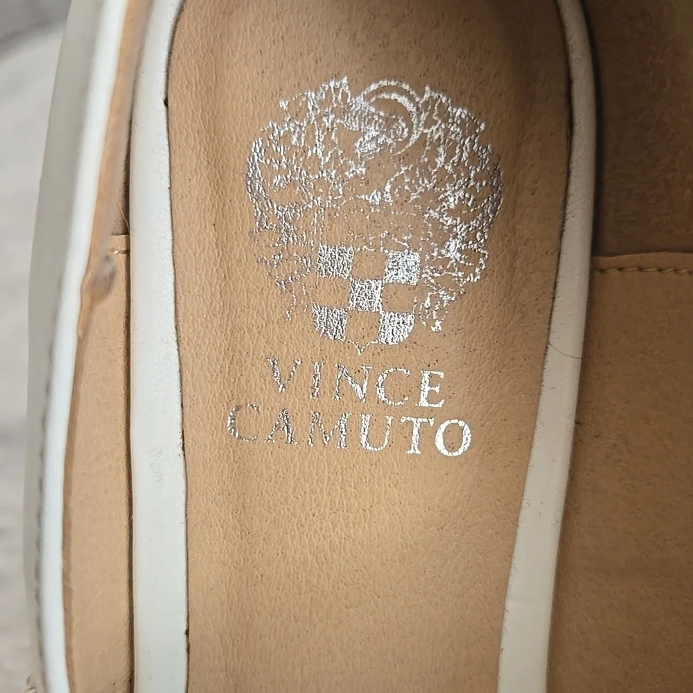 Vince Camuto White Flat Dress Shoes, Girls Size 3.5, Great Condition - Picture 2 of 10